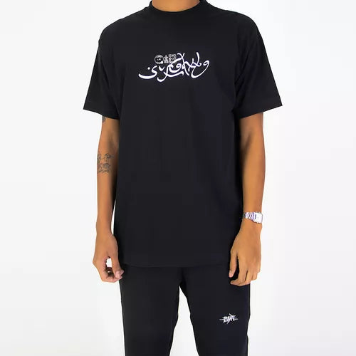 ÚLTIMA PEÇA Camiseta Sufgang Modelo Arabic Script Preto GG