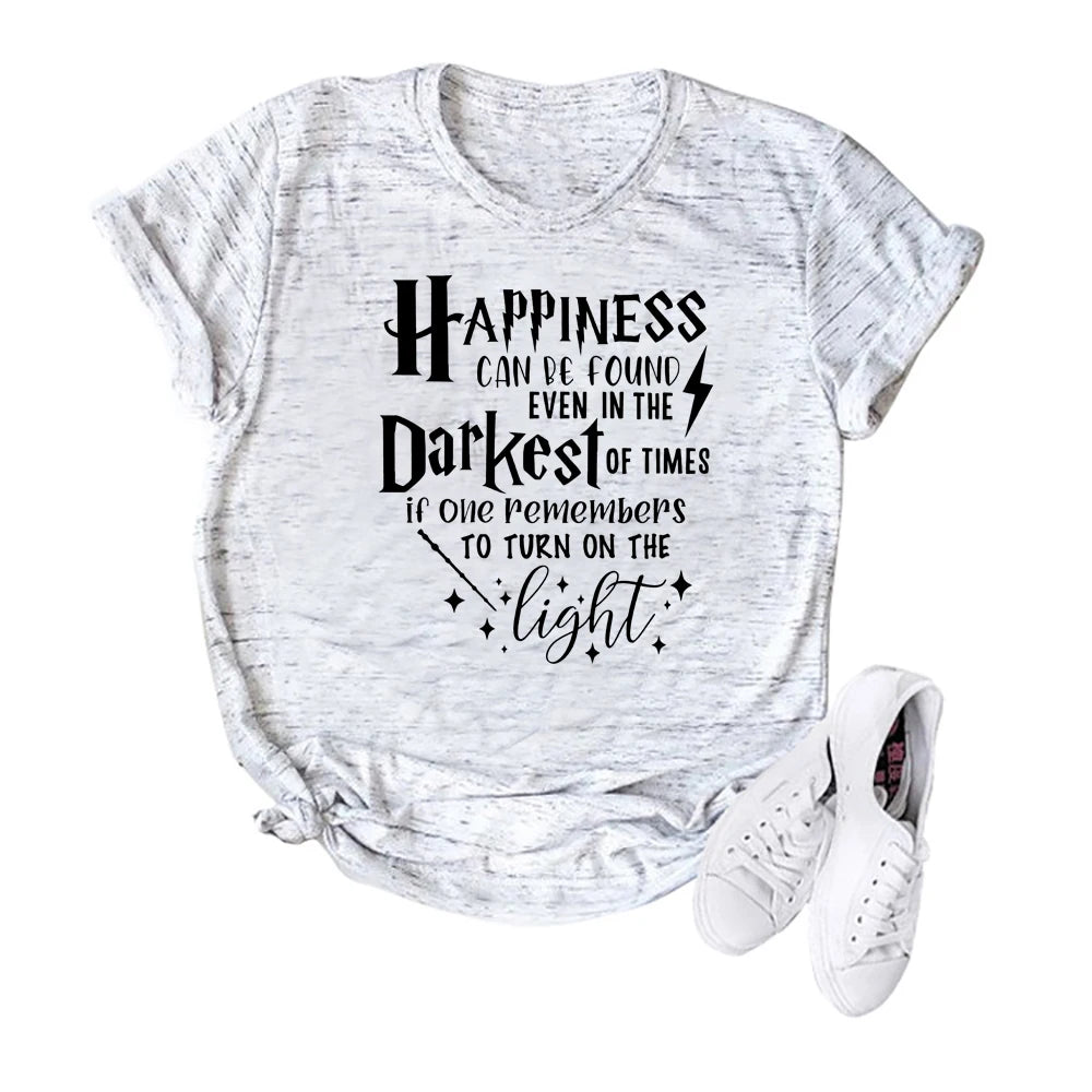 Camisa Harry Potter - Happiness Can Be Found In The  Darkest of Times - Dumbledore