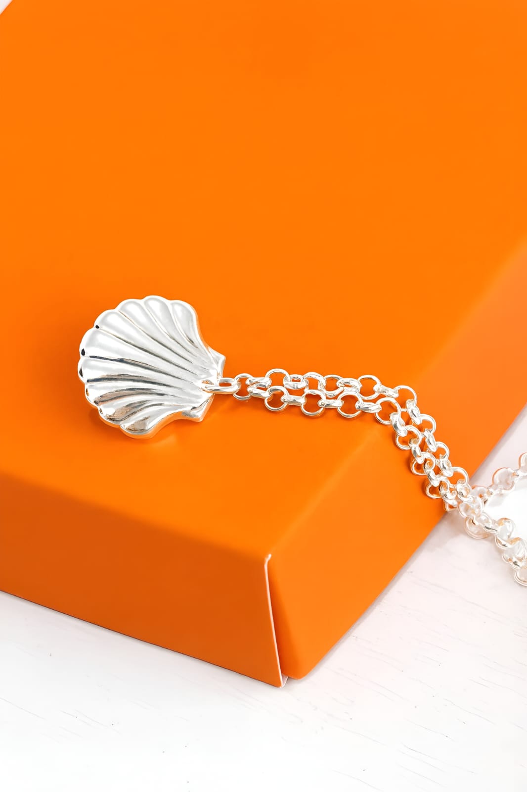 Pulseira concha banhada à prata 925