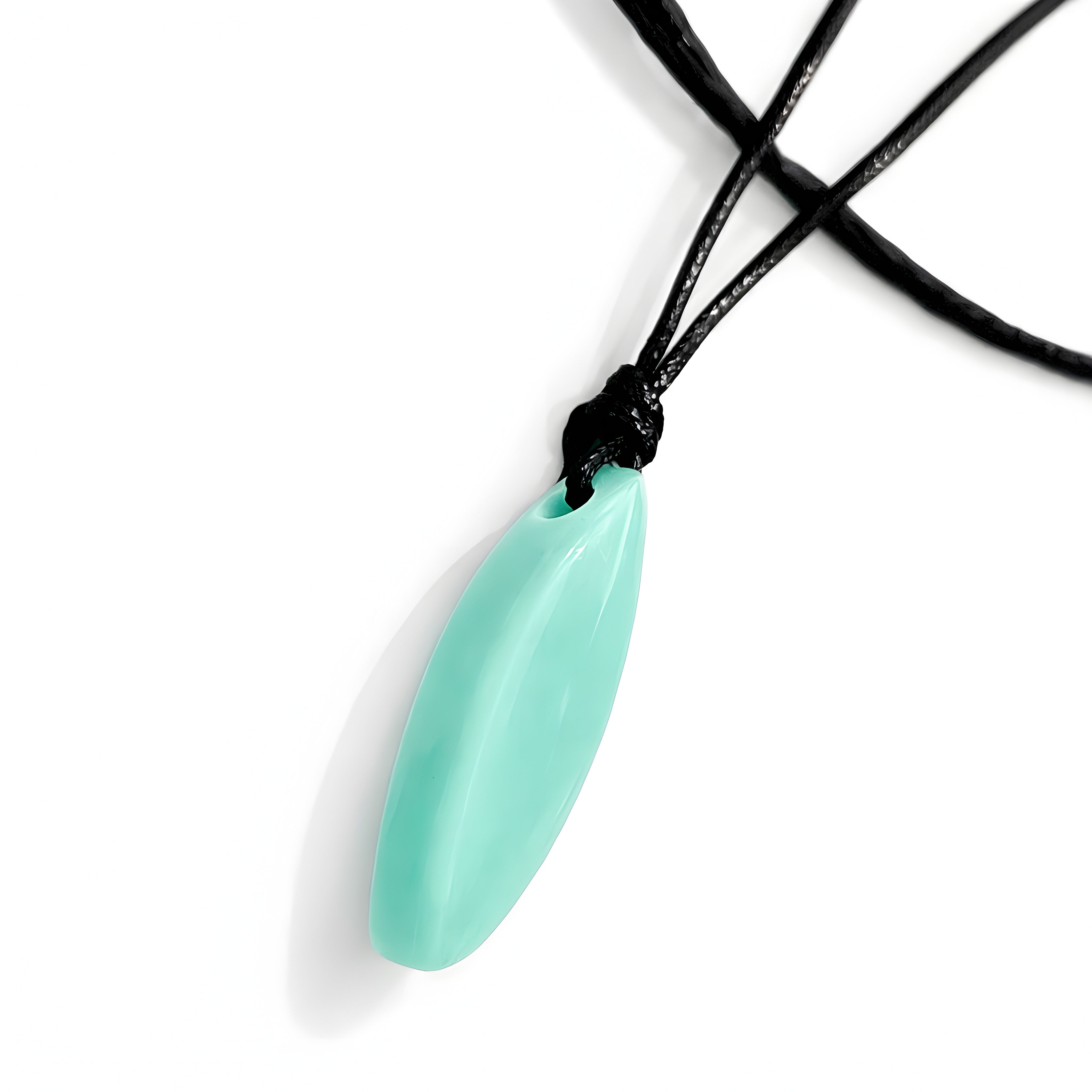 Colar Shallow Waters: Azure Leather & Glass Resin