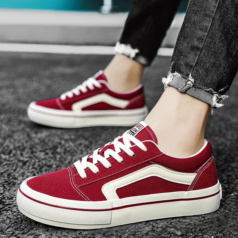 Tênis modelo Vans Clássico em Lona