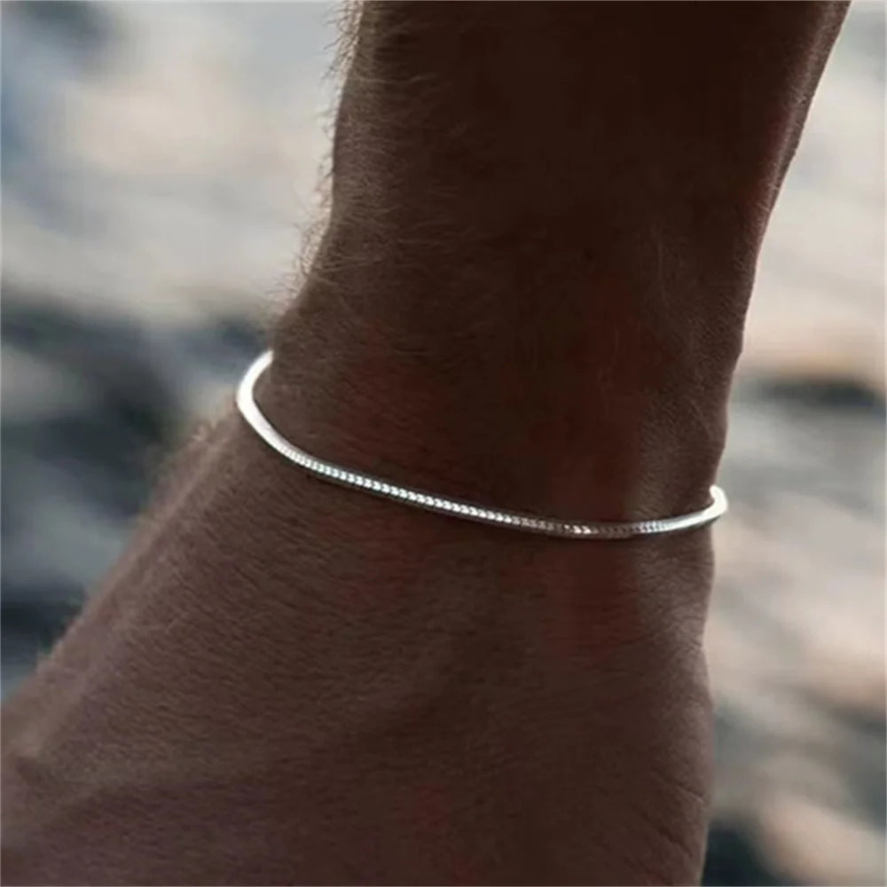 Pulseira Simples para Homens em Aço Inoxidável