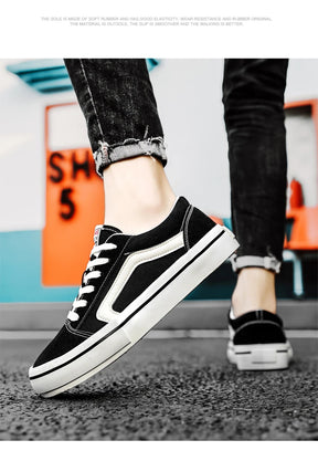 Tênis modelo Vans Clássico em Lona