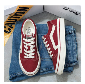 Tênis modelo Vans Clássico em Lona