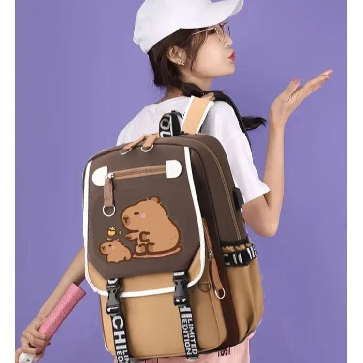 Mochila Estilosa Kawaii Capivara