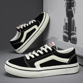 Tênis modelo Vans Clássico em Lona