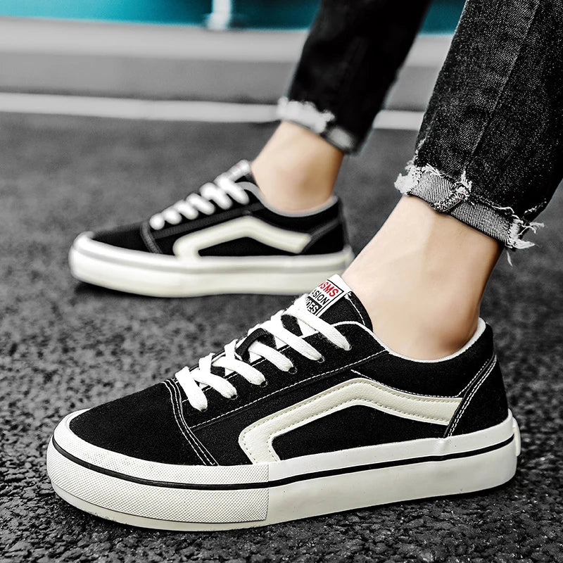 Tênis modelo Vans Clássico em Lona