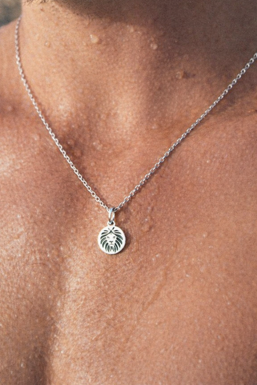 Colar Lion Spirit: Patuá em Prata 925 Vazada