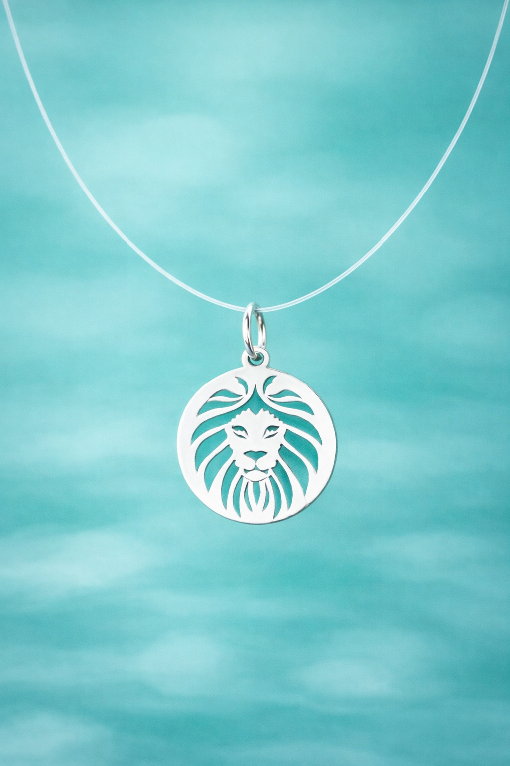 Colar Lion Spirit: Patuá em Prata 925 Vazada